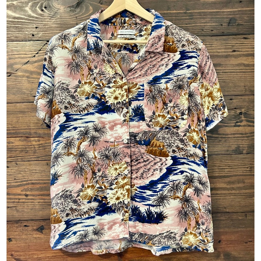 Urban Outfitters Tropical Shirt Women's L Button Down Retro Resortwear Relaxed